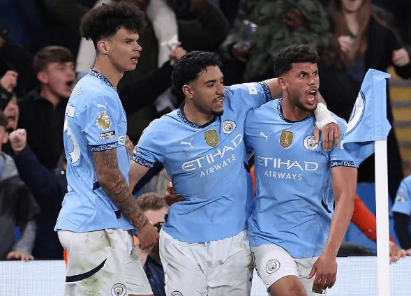 Manchester City slo Villa 2-1 for å vinne nøkkelkampen om de fem beste